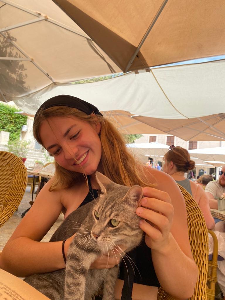 Zoë Deraemaeker Contact